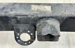 Фаркоп для Volkswagen Touareg 2005 года на фотографиях