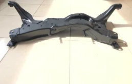 Подрамник двигателя для Mitsubishi Outlander 2008 года на фотографиях