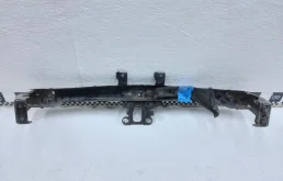 Усилитель переднего бампера для Mitsubishi Pajero Sport 2024 года на фотографиях