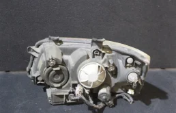 Фары для Toyota Highlander 2006 года на фотографиях