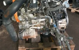 Двигатель без навесного для Mitsubishi Pajero 2017 года на фотографиях