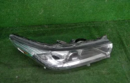 Фара правая для Toyota Highlander 2019 года на фотографиях