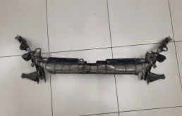 Усилитель переднего бампера для Mercedes-Benz CLA class 2018 года на фотографиях