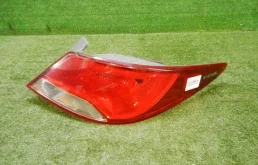 Фонарь внешний правый для Hyundai Solaris 2016 года на фотографиях