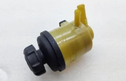 Бачок ГУР для Hyundai Solaris 2014 года на фотографиях