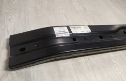 Усилитель переднего бампера для Mitsubishi Pajero Sport 2024 года на фотографиях