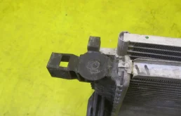 Радиатор охлаждения ДВС для Renault Sandero на фотографиях