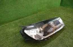 Фара ксенон левая для Volkswagen Touareg 2018 года на фотографиях