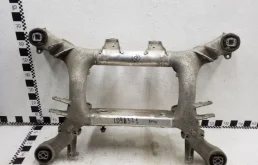 Подрамник двигателя для BMW 5er 2016 года на фотографиях