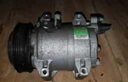 Компрессор кондиционера для Volvo XC90 2005 года на фотографиях