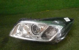Фара ксенон левая для Opel Insignia 2013 года на фотографиях