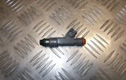 Форсунка топливная для Volvo XC90 2002 года на фотографиях