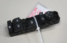 Блок кнопок стеклоподъемников водительской двери для Renault Fluence на фотографиях