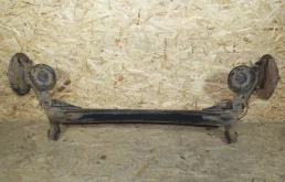 Задняя балка для Hyundai Solaris 2011 года на фотографиях