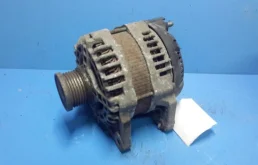 Генератор для Nissan X-Trail 2010 года на фотографиях