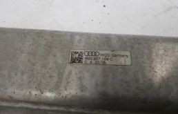 Усилитель бампера передний верхний для Audi Q7 2018 года на фотографиях