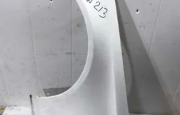 Крыло левое для Mercedes-Benz E class на фотографиях