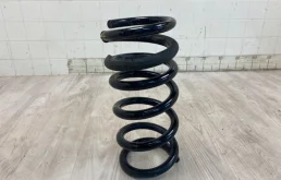 Пружина амортизатора задняя для Mitsubishi Pajero на фотографиях