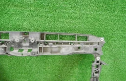 Панель радиатора (телевизор) для Volkswagen Golf 2016 года на фотографиях