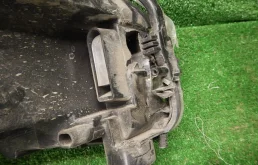 Фара ксенон левая для Skoda Rapid 2014 года на фотографиях