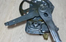 Стеклоподъемник передний левый для Volvo XC90 2014 года на фотографиях