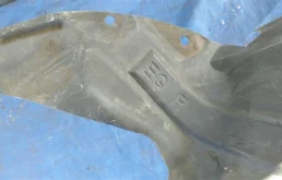 Подкрылок передний правый для Mazda CX 7 на фотографиях