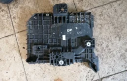 Поддон аккумулятора для Hyundai Solaris 2020 года на фотографиях