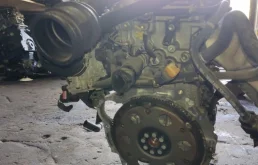 Двигатель без навесного для Toyota RAV4 2003 года на фотографиях