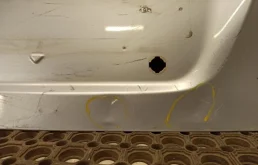 Двери для Mitsubishi Grandis 2005 года на фотографиях