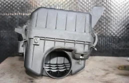 Корпус воздушного фильтра для Suzuki Grand Vitara на фотографиях