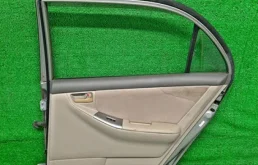 Дверь задняя правая для Toyota Corolla 2004 года на фотографиях