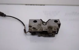 Замок капота для Skoda Rapid 2019 года на фотографиях