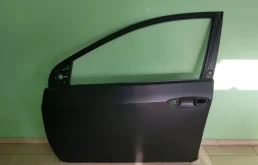Дверь передняя левая для Toyota Corolla 2014 года на фотографиях
