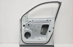 Двери для Audi Q3 2018 года на фотографиях