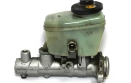Главный тормозной цилиндр (4 трубки с АБС) для Toyota Land Cruiser 100 1998-2007