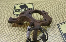 Кулак поворотный правый для Nissan Tiida SC11 Седан 2007-2014