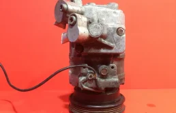 Компрессор кондиционера для Volkswagen Passat 2003 года на фотографиях