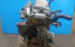 Двигатель без навесного для Nissan Navara 2002 года на фотографиях