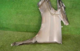 Крылья для Toyota Alphard 2020 года на фотографиях