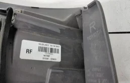 Фонарь правый для Toyota Corolla 2012 года на фотографиях