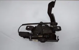 Замок капота для Hyundai Solaris на фотографиях