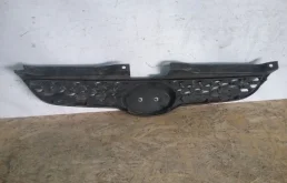 Решетка радиатора для Hyundai Matrix 2005 года на фотографиях