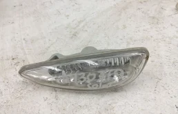 Поворотник передний левый для Hyundai Solaris 2014 года на фотографиях