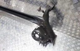 Задняя балка для Toyota Corolla 2017 года на фотографиях