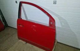 Дверь передняя правая для Nissan Note E11 2005-2012