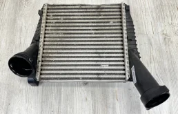 Левый интеркулер для Volkswagen Touareg II (7P5) 2010-2014