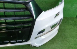 Бампер передний для Audi Q3 2024 года на фотографиях