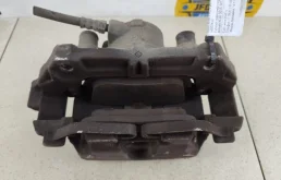 Тормозной цилиндр передний левый для Volvo XC90 на фотографиях