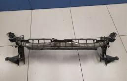 Усилитель переднего бампера для Mercedes-Benz CLA class 2018 года на фотографиях