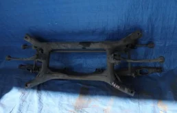 Задний подрамник для Mitsubishi ASX 2010 года на фотографиях